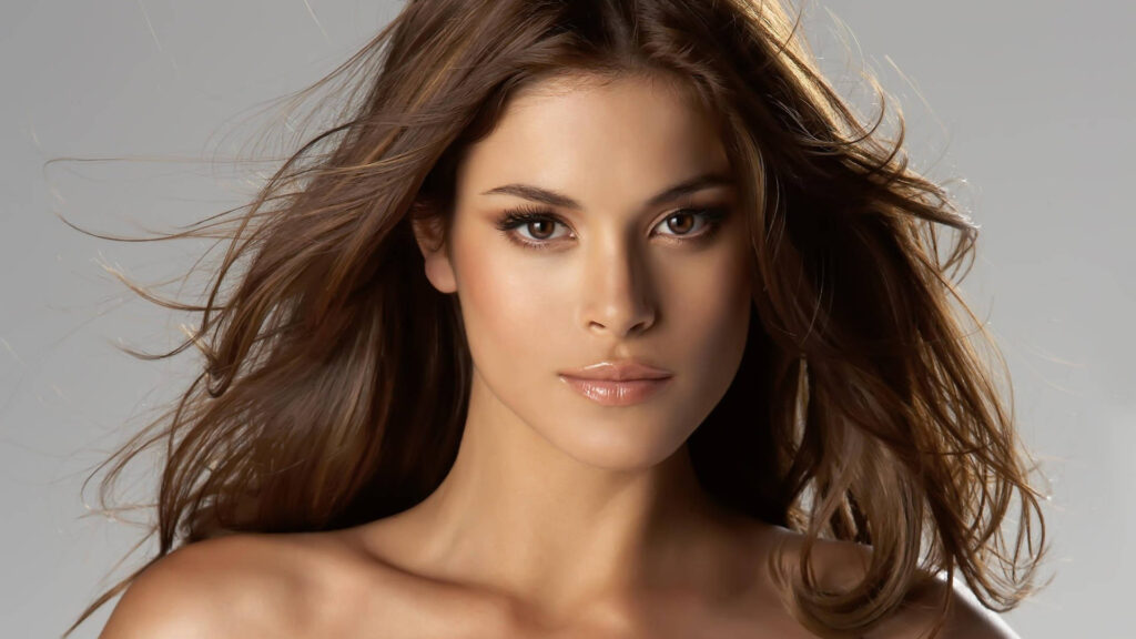 Top 10 Most Beautiful Mature Women in the World